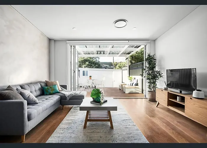 Cozy 3Br Home W Relaxing Outdoor In Prime Location