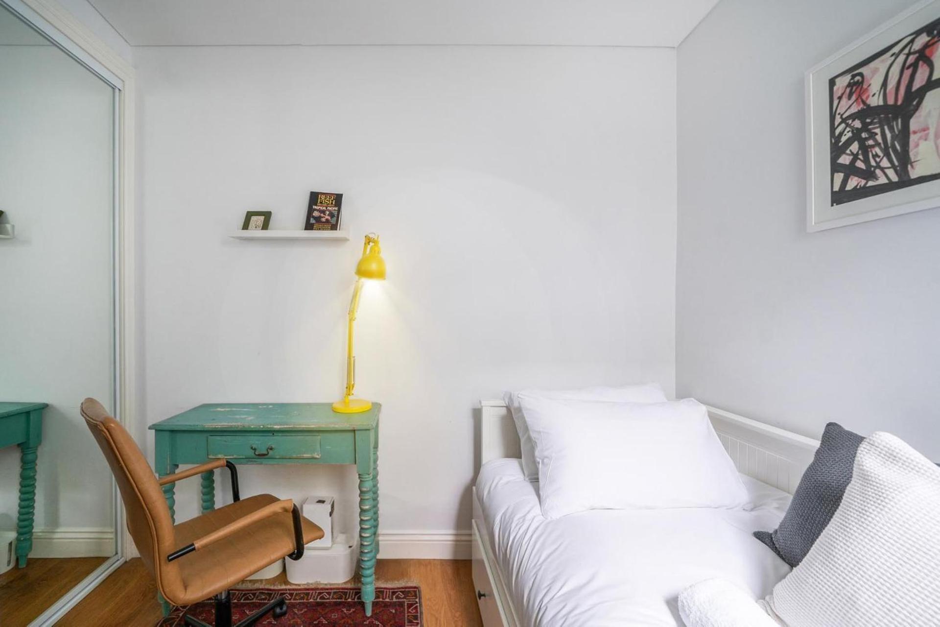 Cozy 3br W Relaxing Outdoor In Prime Location Homestay Sydney