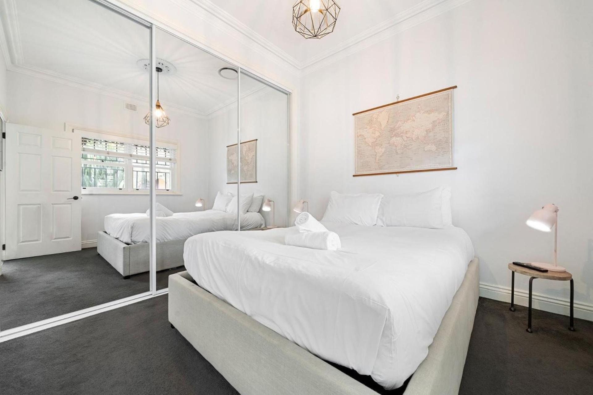 Cozy 3br W Relaxing Outdoor In Prime Location Homestay Sydney